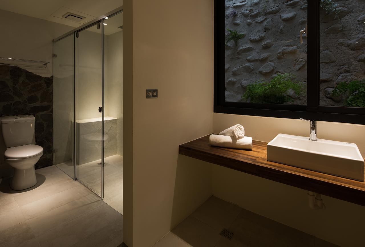 Haku Beach Days Inn Nanwan Esterno foto